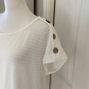 Vibe Ivory Button-Shoulder Short Sleeve Tee Sz PL